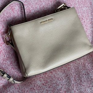 Micheal Kors Crossbody
